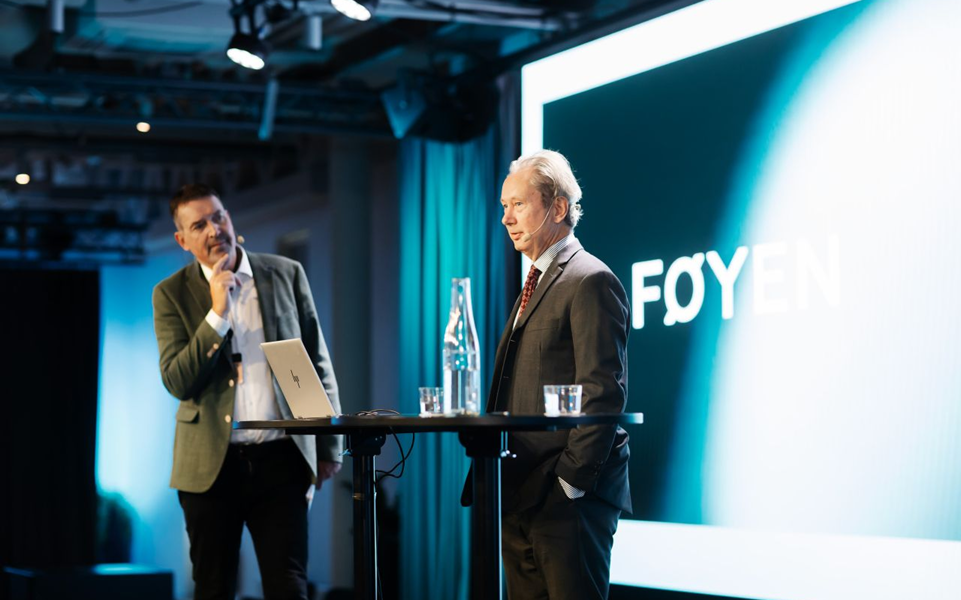 Foyendagen Two Men in Suits